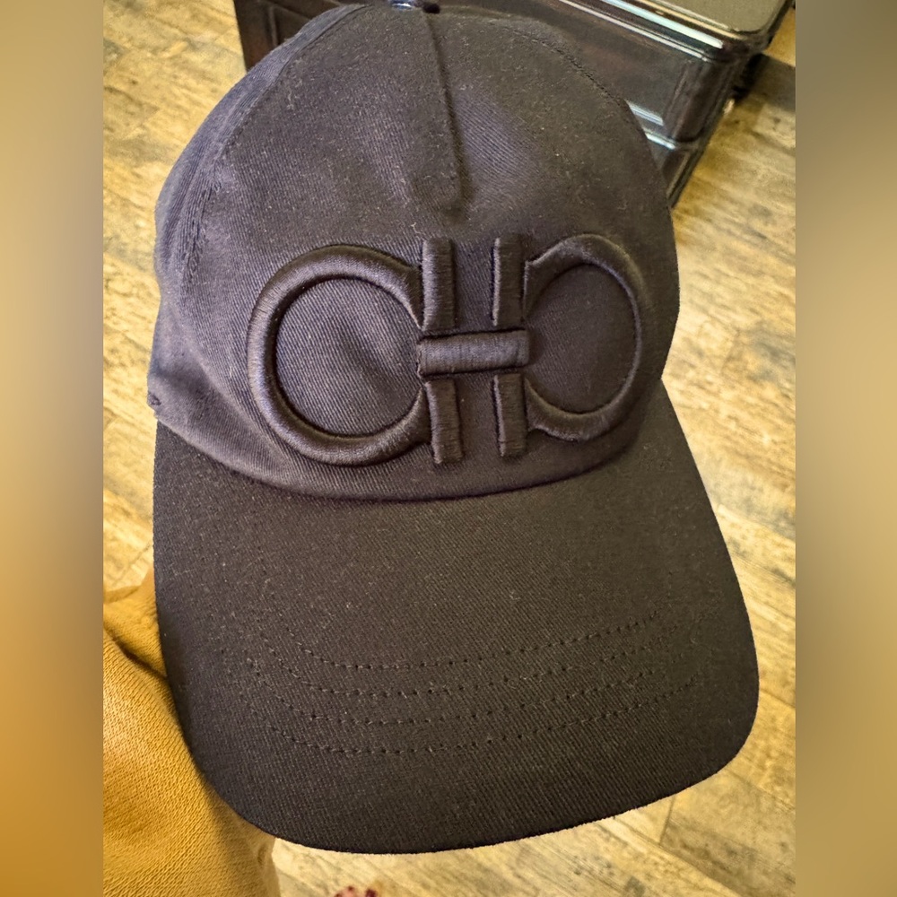 Men’s Ferragamo Gancini baseball cap